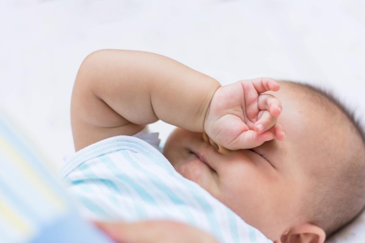 Vieze of ontstoken oogjes bij je baby: wat kun je doen