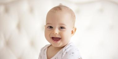 Eerste tandjes bij je baby: symptomen en tips bij pijn