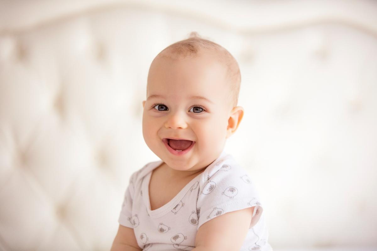 Van eerste tandjes tot melkgebit: zo verloopt de tandjesfase bij je kind Van eerste tandjes tot melkgebit: zo verloopt de tandjesfase bij je kind