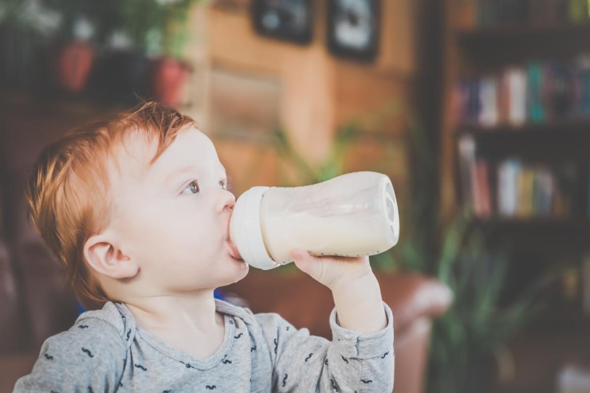 Flesvoeding: wanneer start je met opvolgmelk?