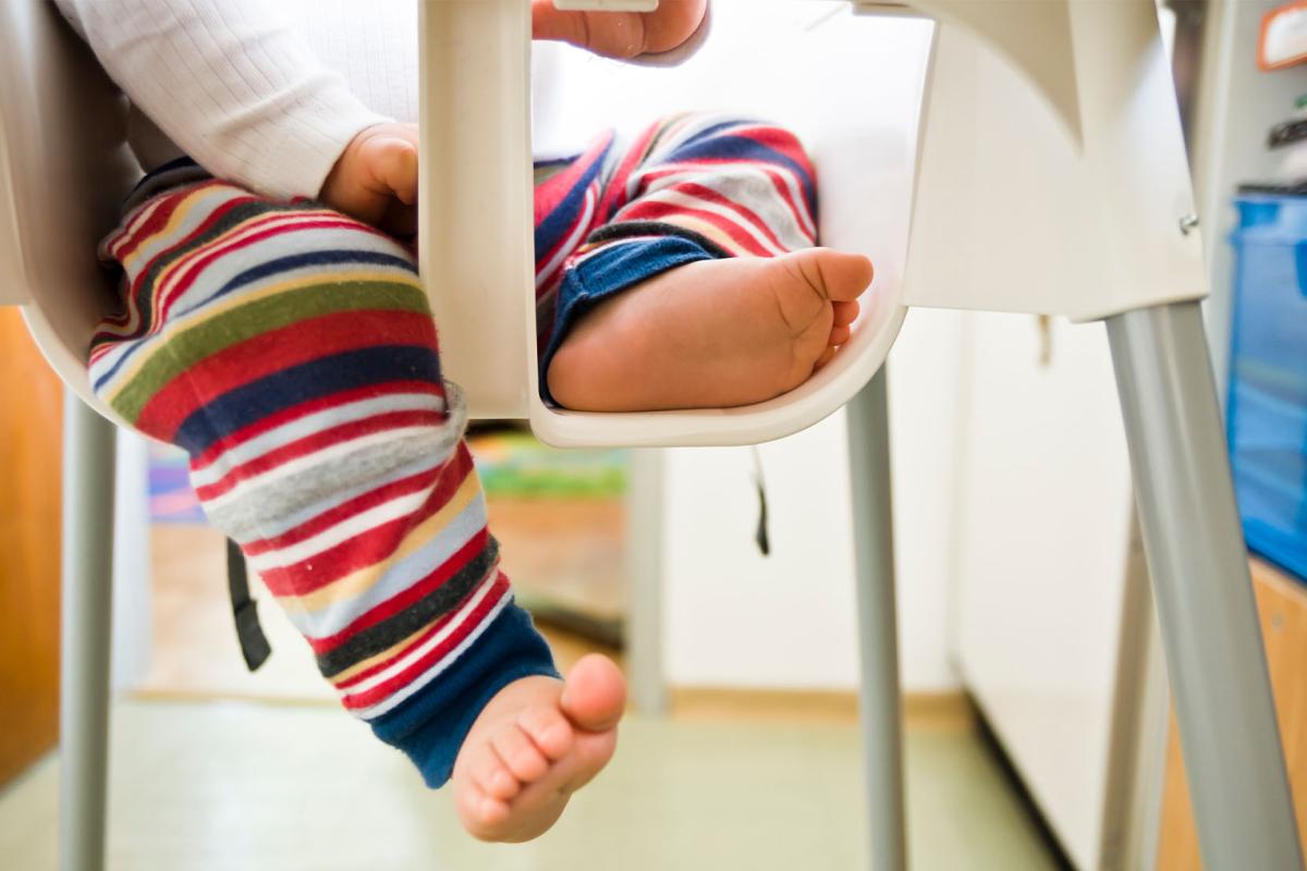 Kinderstoel en alternatieven om je kind aan tafel te laten zitten