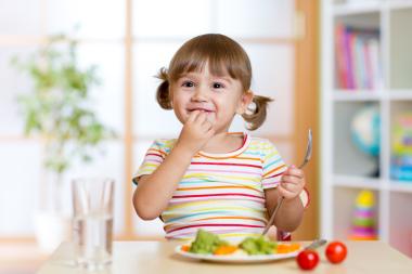 Met de pot mee-eten vanaf 1 jaar: hier let je op