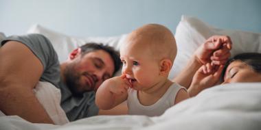 Als slapen bij je baby niet lukt