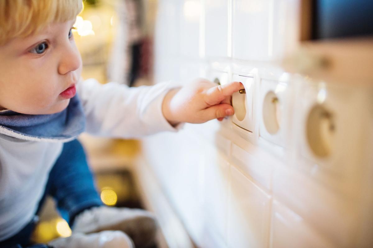 Elektrische schok: hoe kan je het voorkomen en wat zijn de gevolgen? Elektrische schok: hoe kan je het voorkomen en wat zijn de gevolgen?