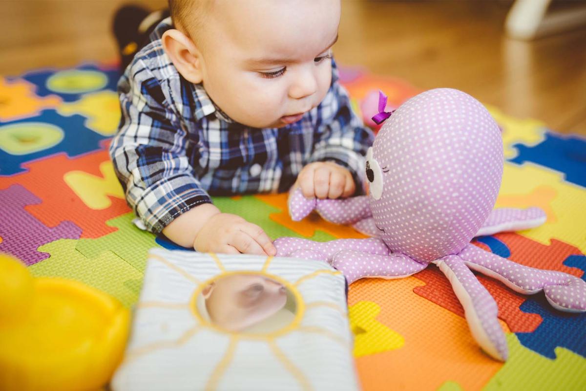 Veilig spelen en speelgoed voor baby's