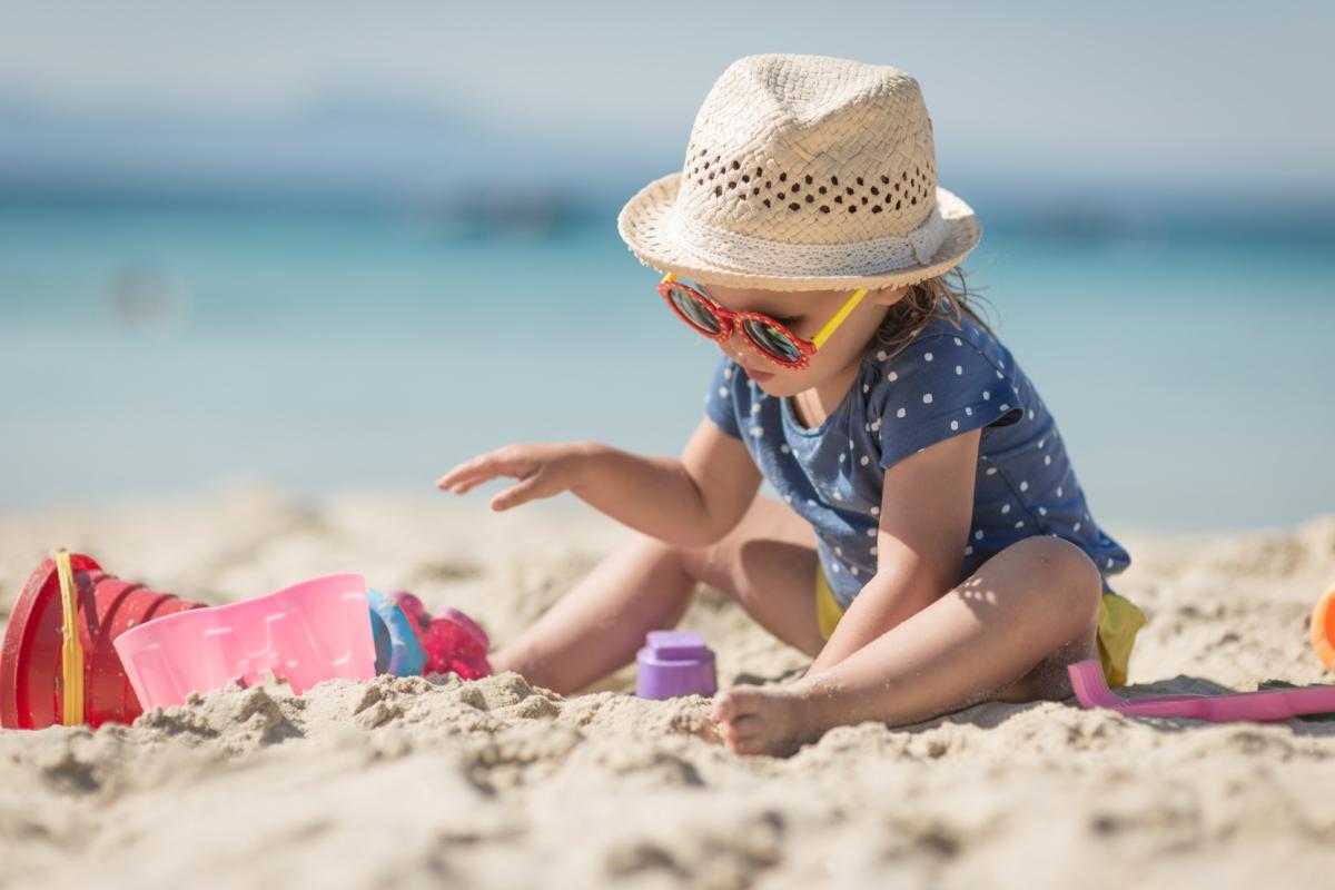 Veilig in de zon met je kind? Dit wil je weten Veilig in de zon met je kind? Dit wil je weten