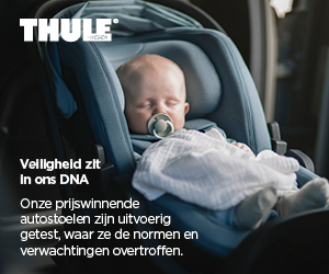 Baby in een autostoel van Thule