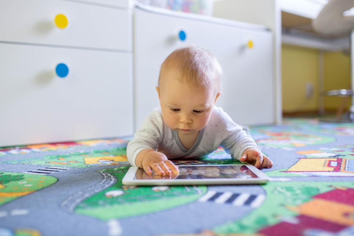 Schermtijd voor baby's? Beter van niet