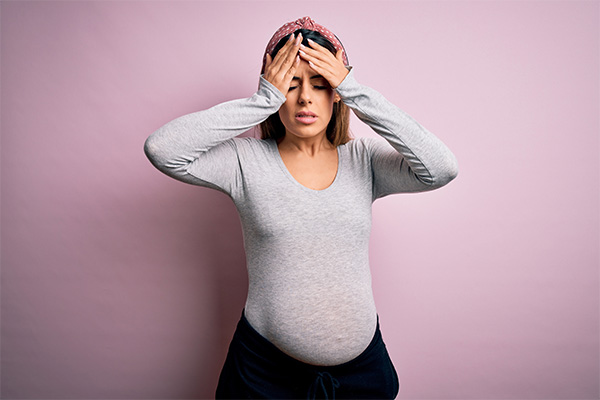 Hilarisch: Karin vertelt wat zwangerschapshormonen echt met je doen