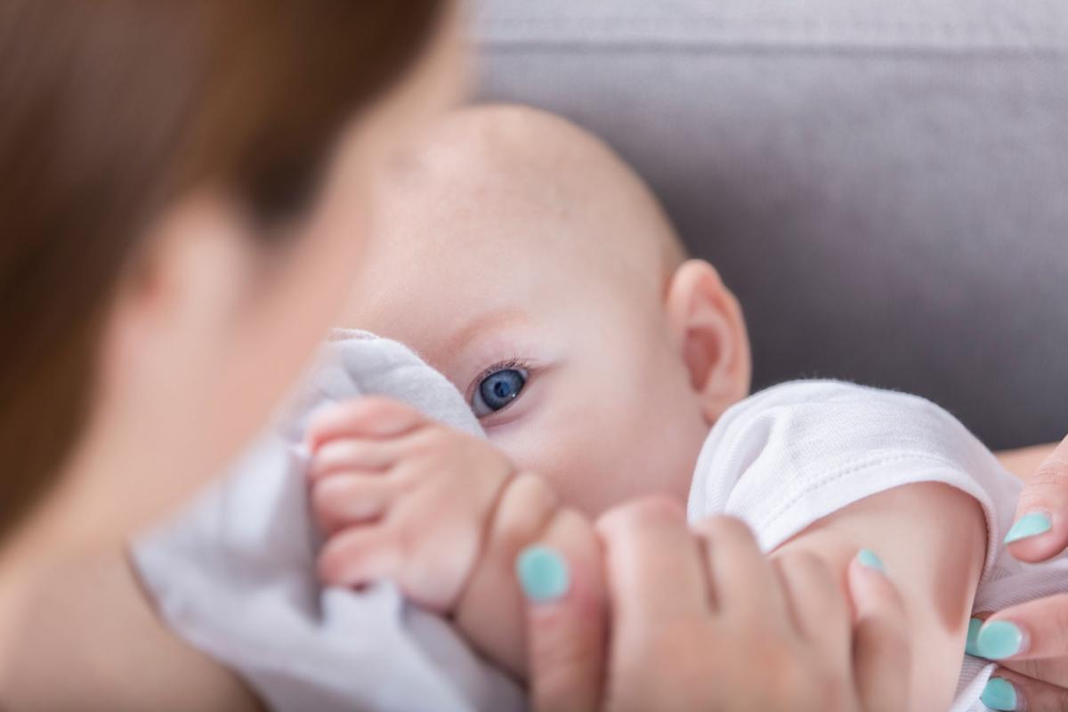 Eenkennigheid en verlatingsangst bij je baby