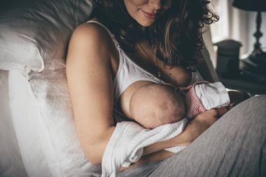 Voedingsbeha bij borstvoeding geven