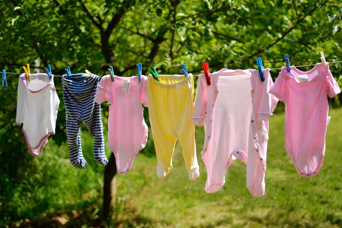 Babykleding wassen