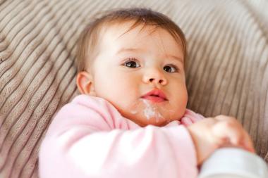 Reflux bij baby's: wat te doen?