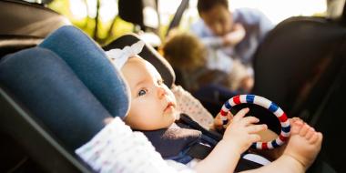 Vakantie met baby: inpaktips voor de auto