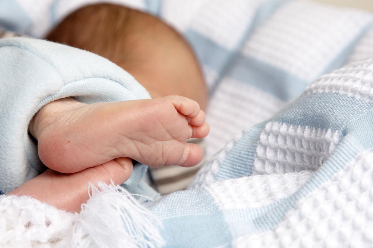 De hielprik bij je baby: wat wordt er onderzocht?