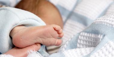 De hielprik bij je baby: wanneer en waarom?