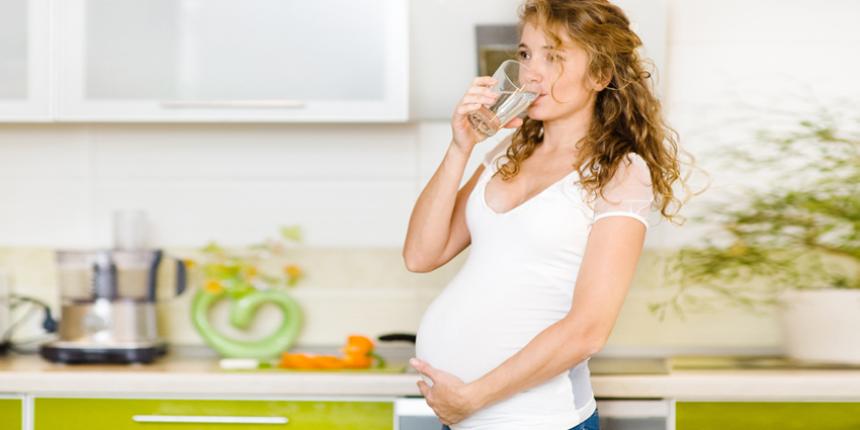 Waarom je vaker moet plassen tijdens je zwangerschap