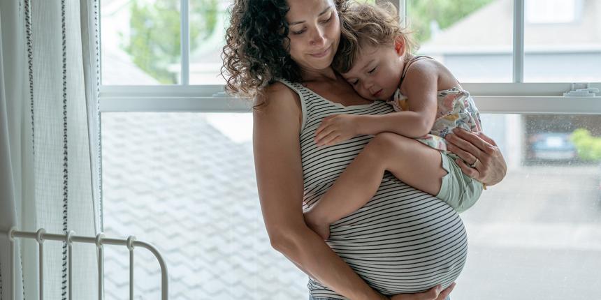 Tillen tijdens zwangerschap: Is het veilig? 