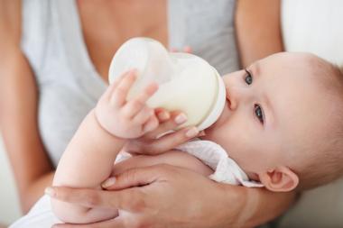 Combineren van borst- en flesvoeding