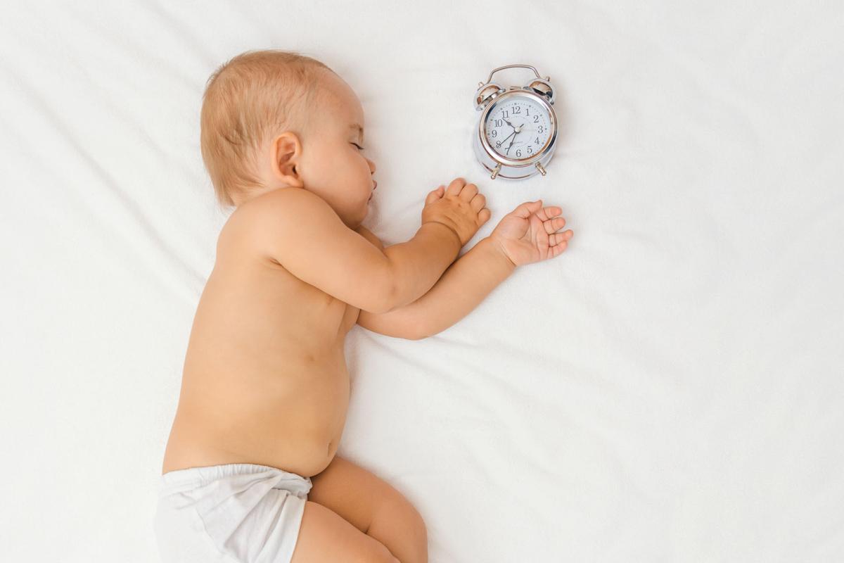 Van wintertijd naar zomertijd: zo help je je baby wennen Van wintertijd naar zomertijd: zo help je je baby wennen