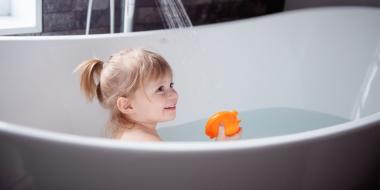 Een kind dat maar één keer per week doucht? Pure kindermishandeling!