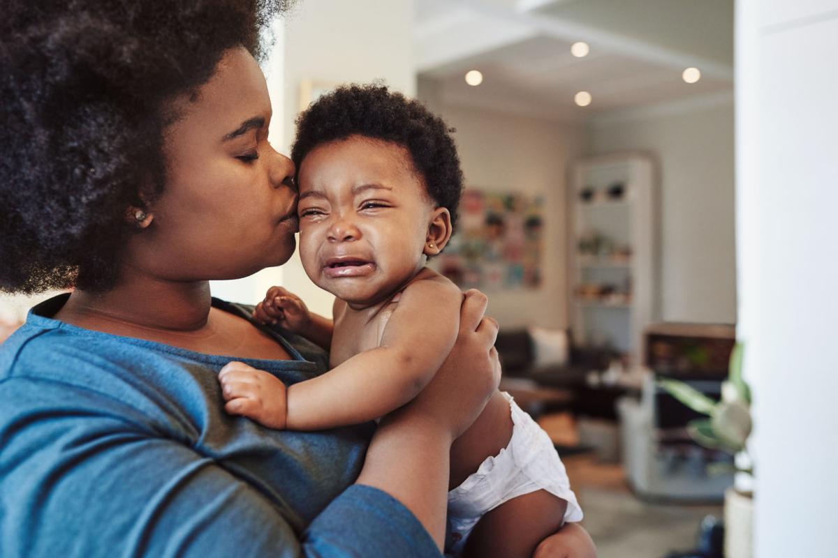 Huilbaby: oorzaken, symptomen en wat te doen?