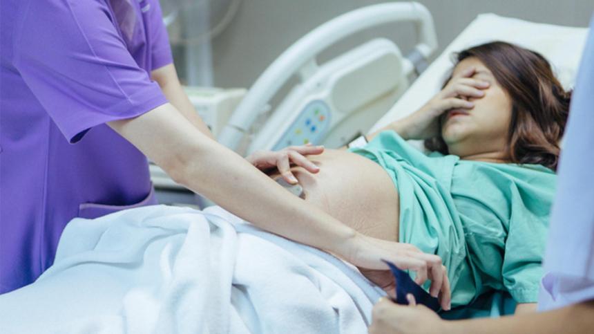 De bevallingssoap: 'Ik moest bevallen met geheugenverlies'