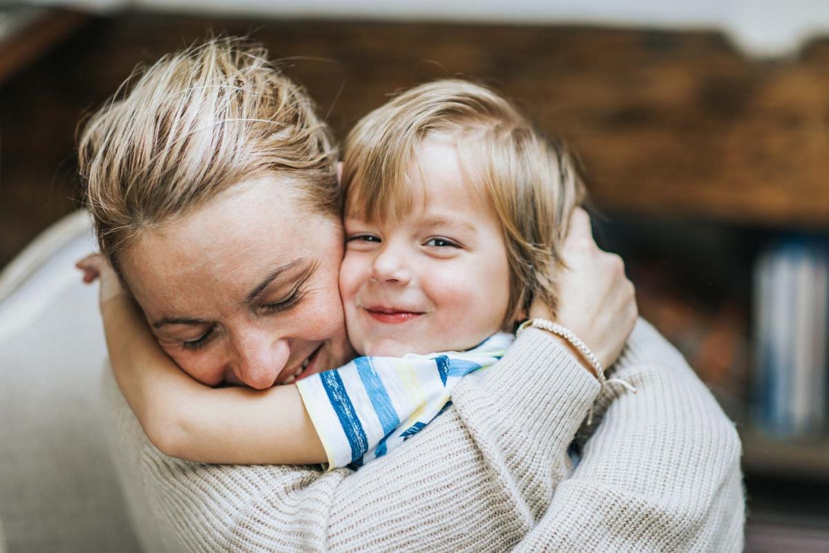 De zenuwslopende ontmoeting met mama's nieuwe vlam