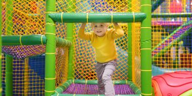 6 redenen om wel met je kind naar een indoor speeltuin te gaan