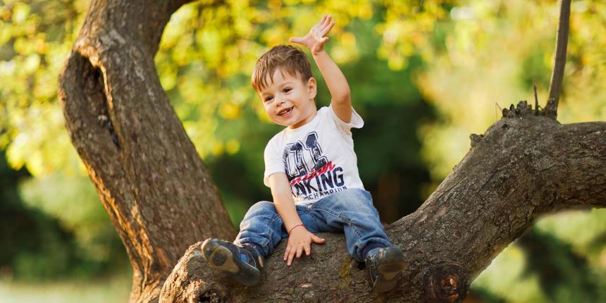 Wanneer kan je kind in een boom klimmen?