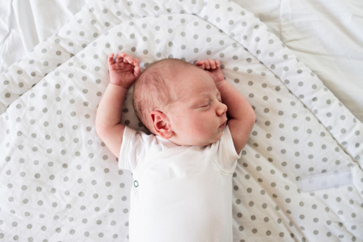 Baby goed laten slapen ’s nachts? Zo leg je een goede basis bij je newborn