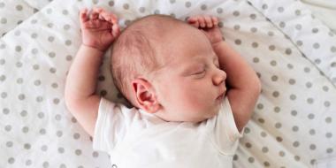 Baby goed laten slapen â€™s nachts? Zo leg je een goede basis bij je newborn