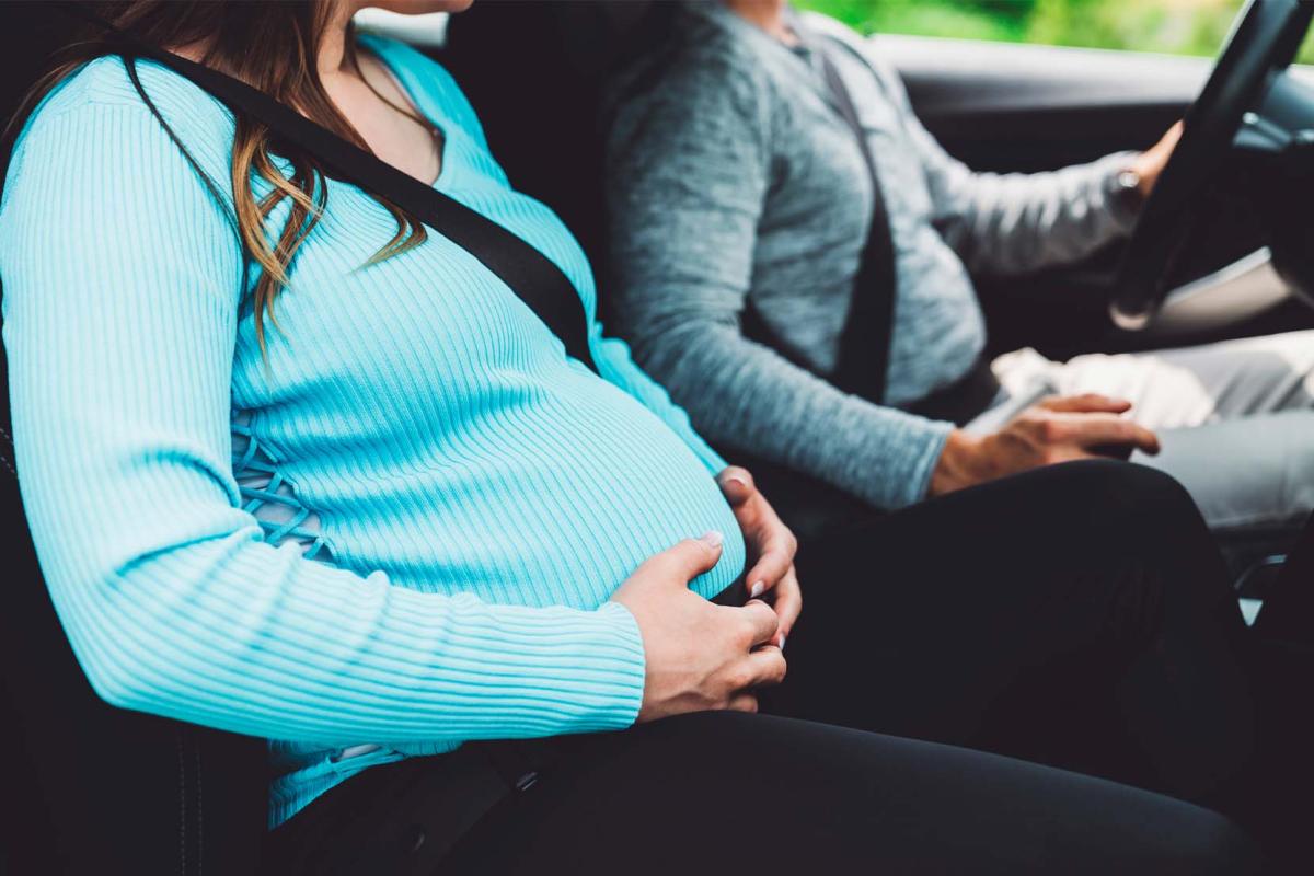 Ongeplande thuisbevalling: deze moeder was net 2 minuten thuis toen de baby geboren werd 