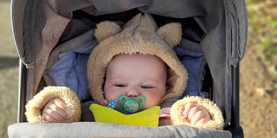 Lotte met de MAM Original Pure fopspeen