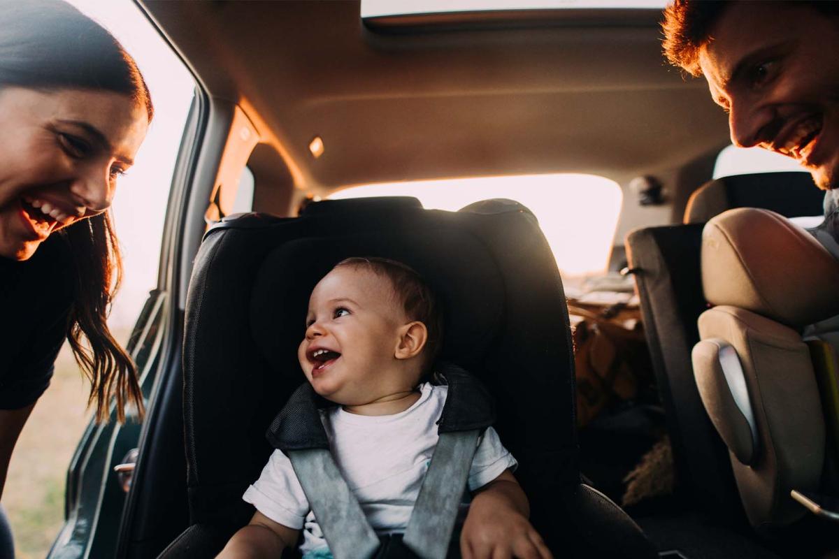 Alleen of met kleine kinderen in de auto: het grote verschil