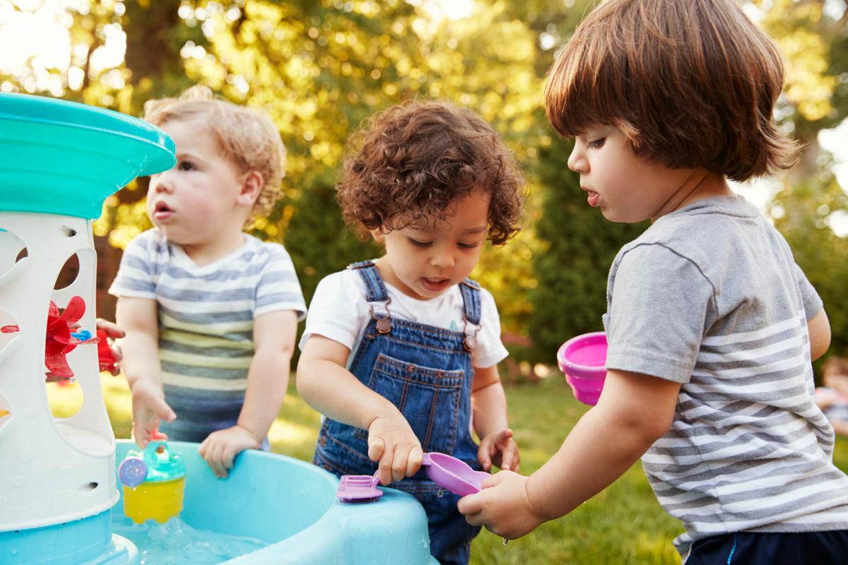 Buitenspelen: de leukste spelletjes en activiteiten voor peuters en kleuters