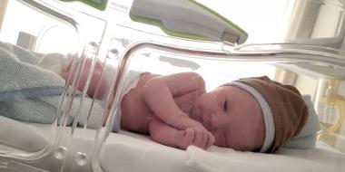 Leonie beviel van een dysmature baby: 'Sem woog 2345 gram'