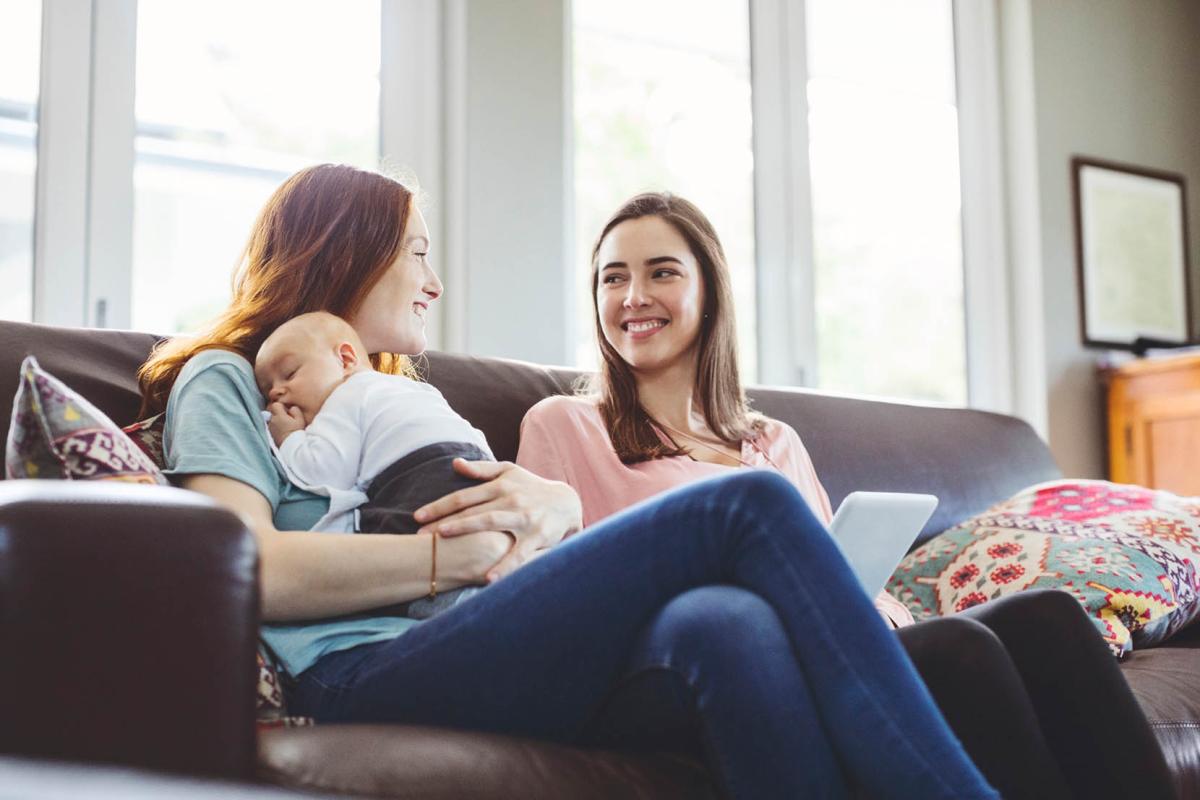 Kraamvisite wel of niet de baby vasthouden?  Dit vinden jullie ervan