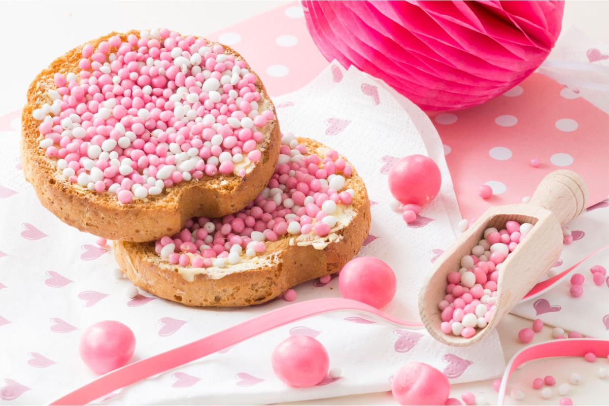 Alles over beschuit met muisjes: van traditie tot 8 heerlijke alternatieven