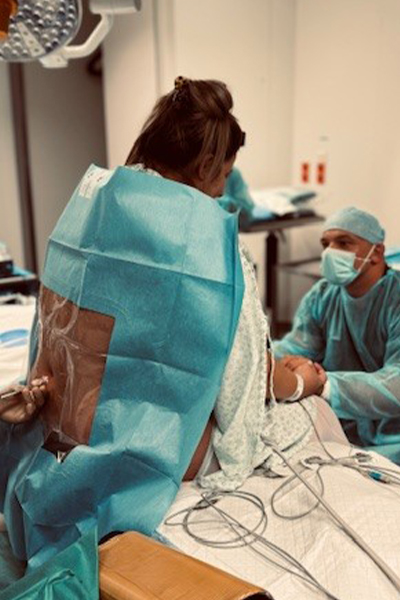 Melissa krijgt een ruggenprik