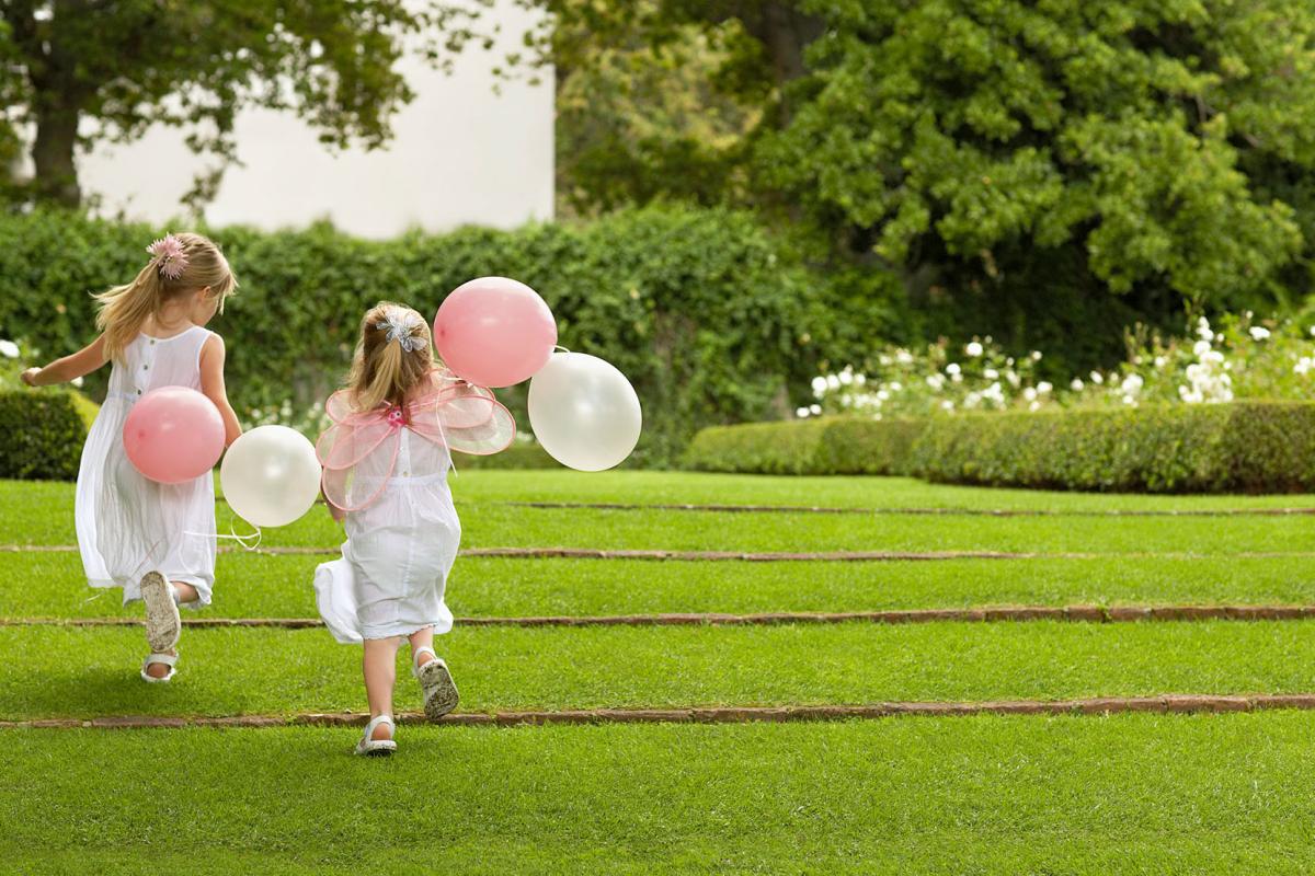 Een kindvriendelijke bruiloft plannen: waar let je op? Een kindvriendelijke bruiloft plannen: waar let je op?