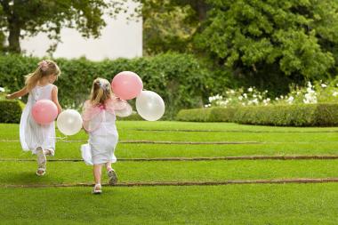 Een kindvriendelijke bruiloft plannen: waar let je op?