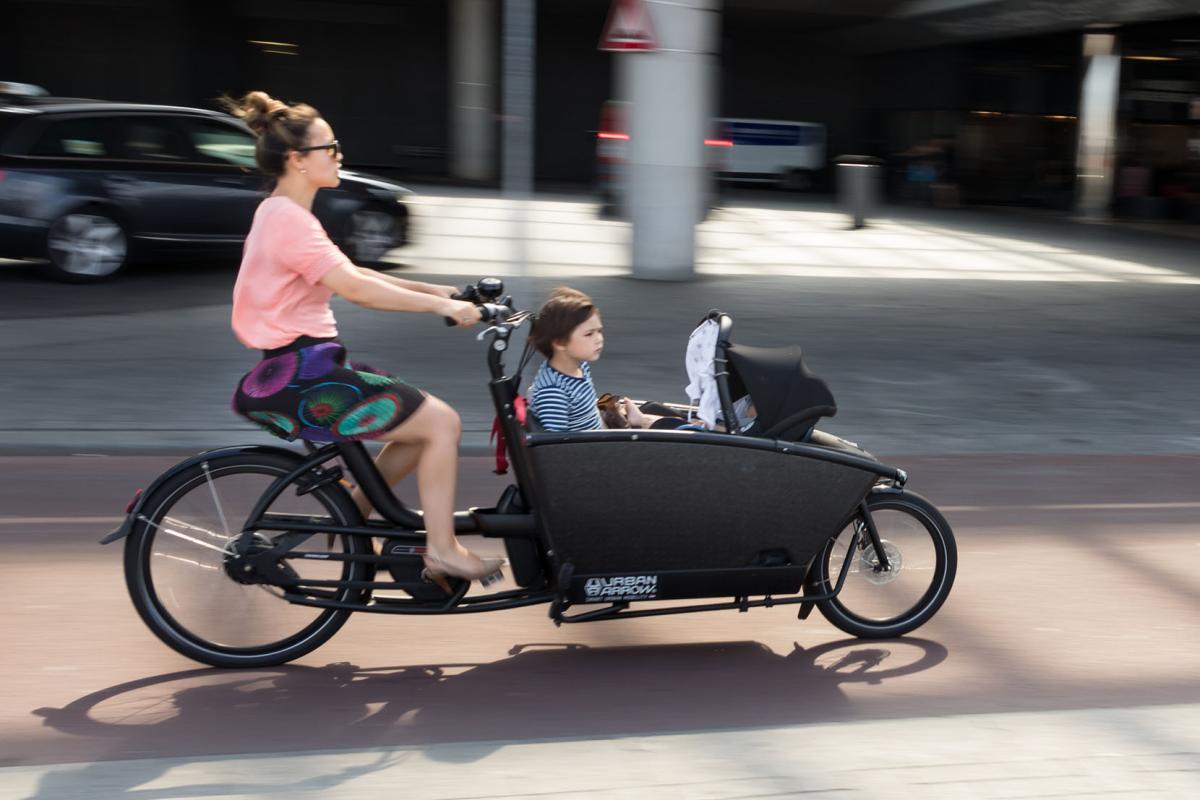 Altijd aan, altijd moe: 4 experts over stress bij ouders en wat er écht anders moet