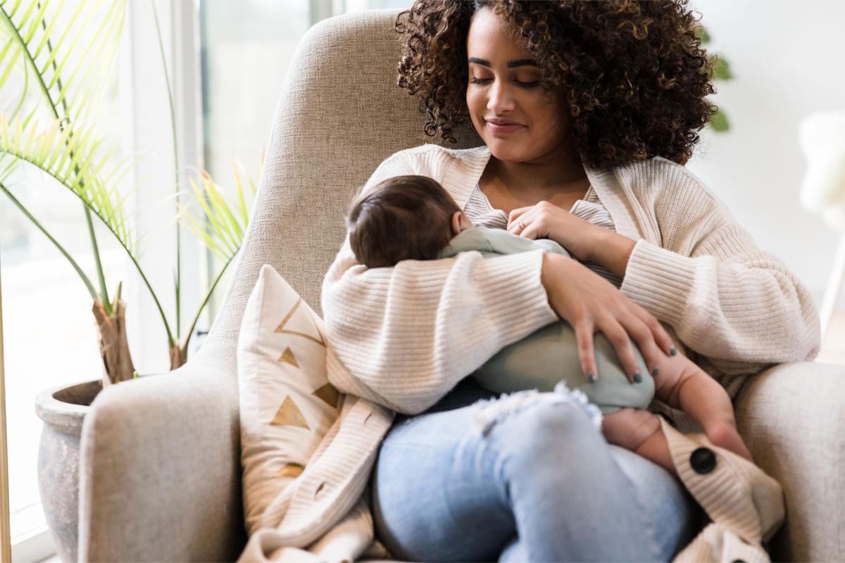 Een fijne voedingsplek in huis: zo richt je een comfortabele hoek in