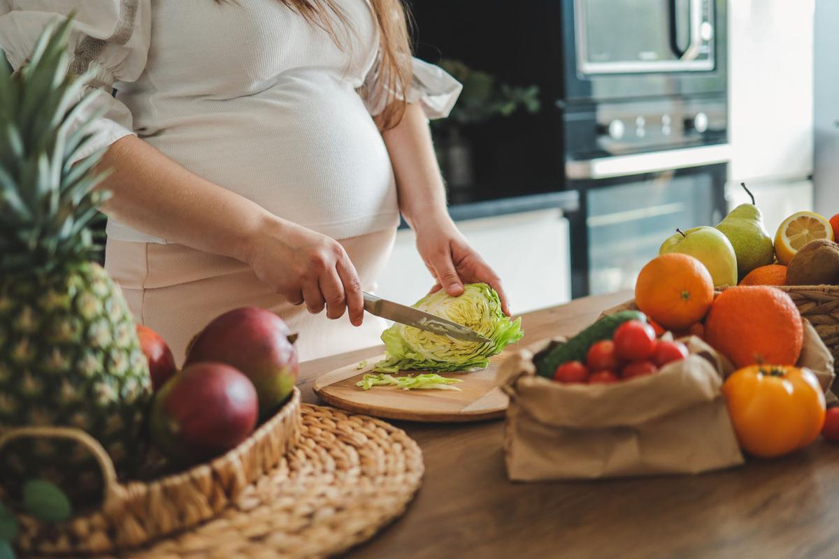 Gezond eten als je zwanger bent: dit heb je per dag nodig